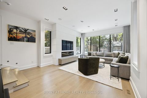 Photo 13 at 12 Millbank Avenue, Forest Hill South, Toronto