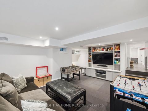 Photo 32 at 12 Millbank Avenue, Forest Hill South, Toronto