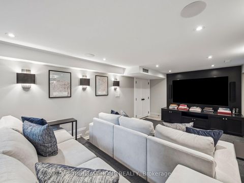 Photo 34 at 12 Millbank Avenue, Forest Hill South, Toronto