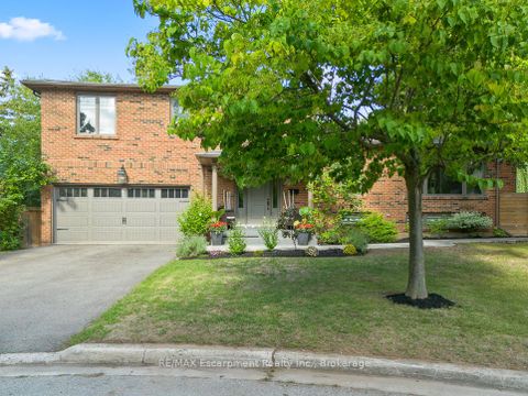 Photo 1 at 231 Southwood Court, BR Bronte, Oakville