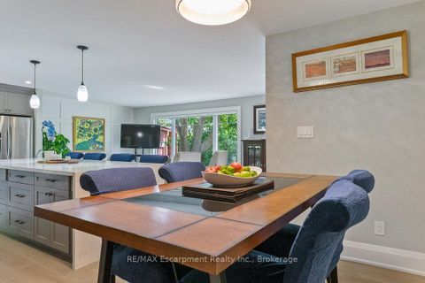 Photo 12 at 231 Southwood Court, BR Bronte, Oakville