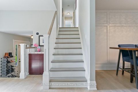 Photo 14 at 231 Southwood Court, BR Bronte, Oakville