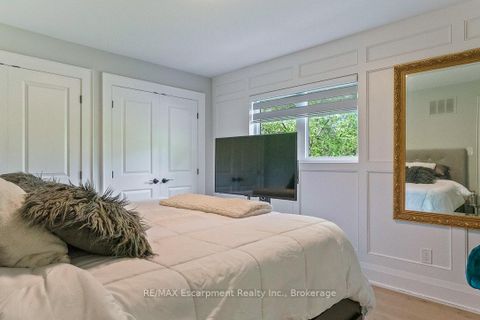Photo 15 at 231 Southwood Court, BR Bronte, Oakville