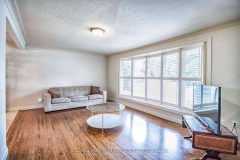 Photo 3 at 4 Orlon Crescent, South Richvale, Richmond Hill