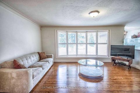 Photo 4 at 4 Orlon Crescent, South Richvale, Richmond Hill Photo 4 at 4 Orlon Crescent, South Richvale, Richmond Hill