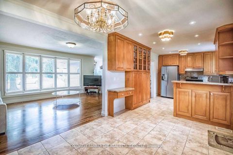 Photo 6 at 4 Orlon Crescent, South Richvale, Richmond Hill Photo 6 at 4 Orlon Crescent, South Richvale, Richmond Hill