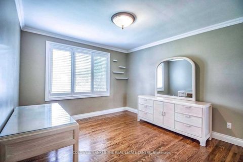 Photo 8 at 4 Orlon Crescent, South Richvale, Richmond Hill