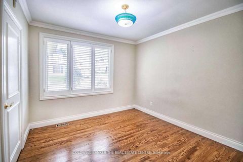 Photo 9 at 4 Orlon Crescent, South Richvale, Richmond Hill Photo 9 at 4 Orlon Crescent, South Richvale, Richmond Hill