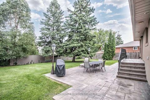 Photo 15 at 4 Orlon Crescent, South Richvale, Richmond Hill