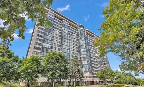 Photo 2 at 1707 - 10 Markbrook Lane, Jamestown, Toronto