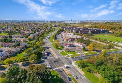 Photo 3 at 1707 - 10 Markbrook Lane, Jamestown, Toronto