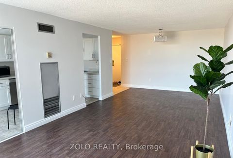 Photo 9 at 1707 - 10 Markbrook Lane, Jamestown, Toronto