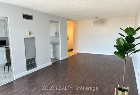 Photo 10 at 1707 - 10 Markbrook Lane, Jamestown, Toronto
