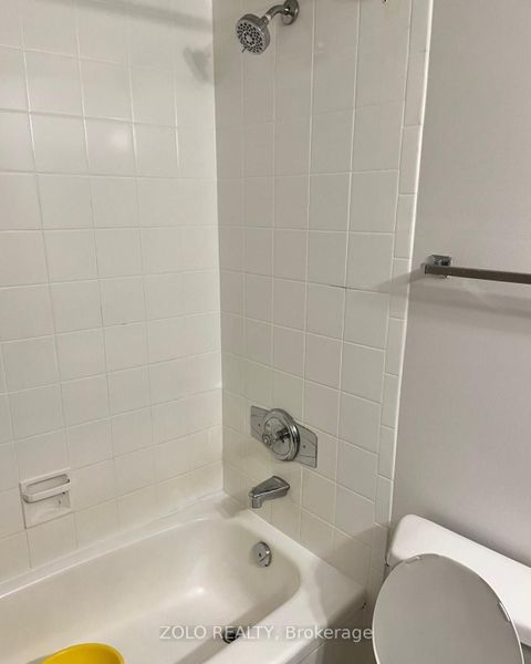 Photo 12 at 1707 - 10 Markbrook Lane, Jamestown, Toronto