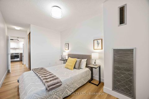Photo 11 at 801 - 10 Tangreen Court, Newtonbrook West, Toronto
