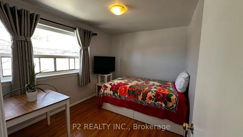 Photo 4 at 22 - 25 Gosford Boulevard, Black Creek, Toronto