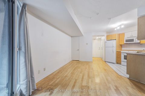 Photo 8 at 332 - 600 Fleet Street, Niagara, Toronto