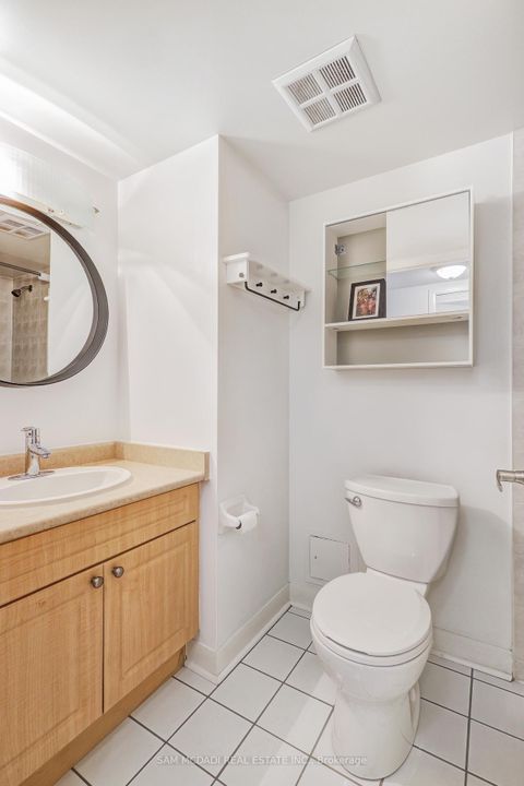 Photo 9 at 332 - 600 Fleet Street, Niagara, Toronto