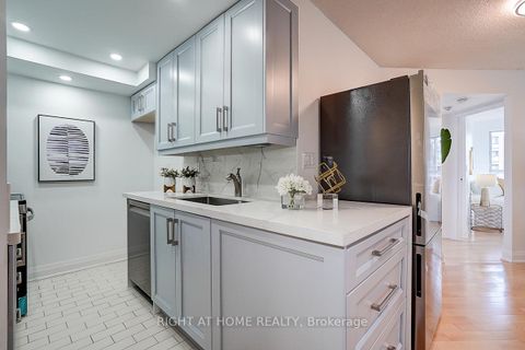 Photo 27 at 718 - 222 The Esplanade, Waterfront Communities C8, Toronto