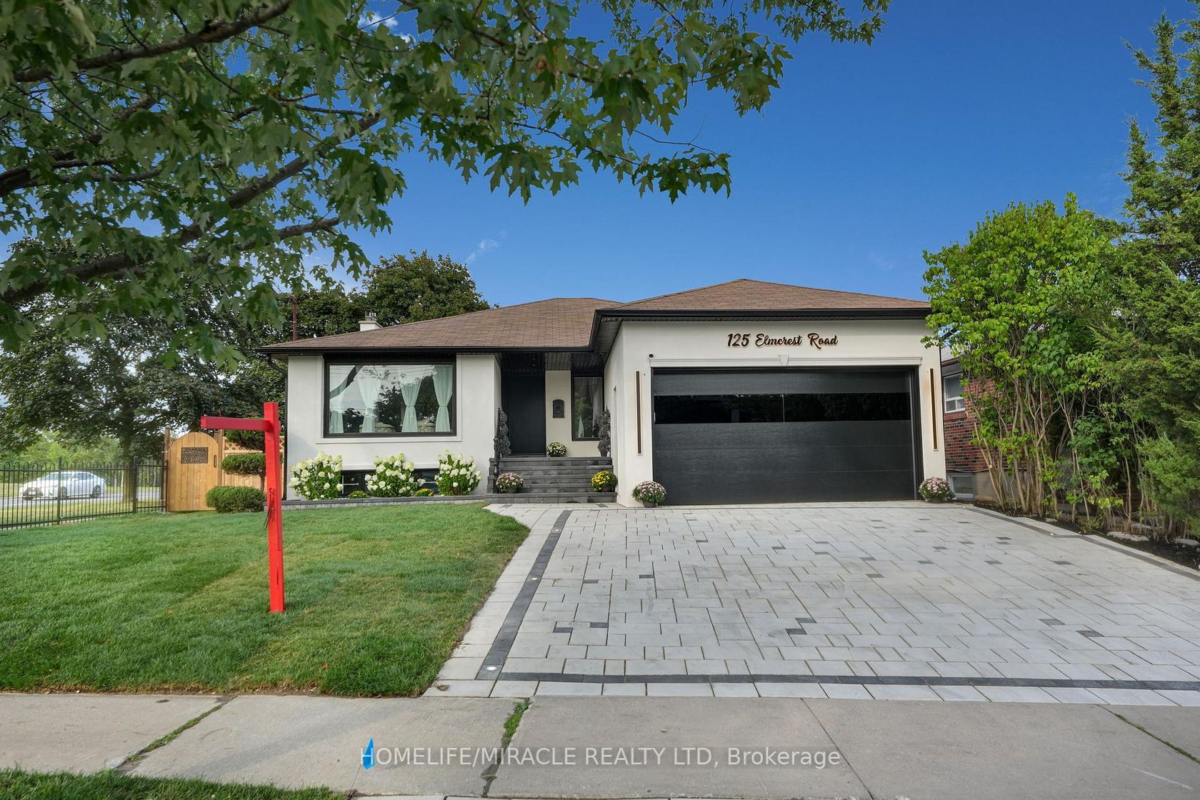 125 Elmcrest Road, West Deane, Toronto 