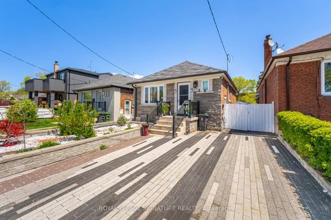 Photo 2 at 25 Handel Street, Smythe, Toronto