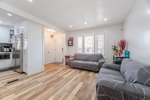 Photo 6 at 25 Handel Street, Smythe, Toronto