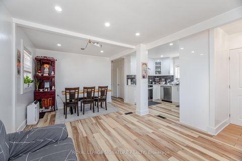 Photo 9 at 25 Handel Street, Smythe, Toronto