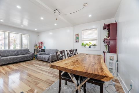 Photo 10 at 25 Handel Street, Smythe, Toronto