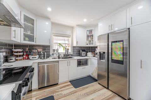 Photo 15 at 25 Handel Street, Smythe, Toronto