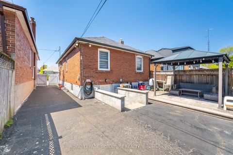 Photo 44 at 25 Handel Street, Smythe, Toronto