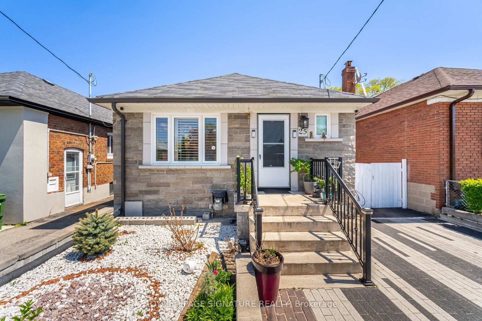 25 Handel Street, Smythe, Toronto 