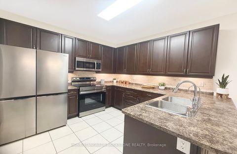 Photo 2 at 2465 Quetico Crescent, WM Westmount, Oakville