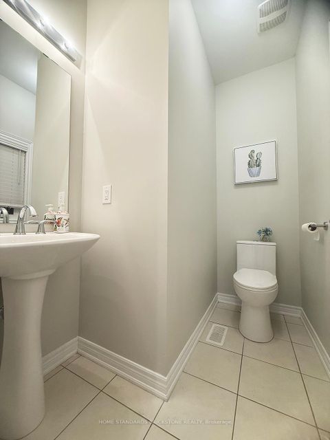 Photo 5 at 2465 Quetico Crescent, WM Westmount, Oakville