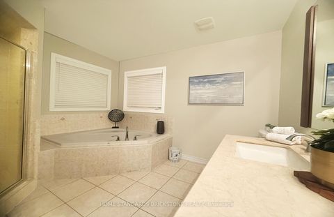 Photo 9 at 2465 Quetico Crescent, WM Westmount, Oakville