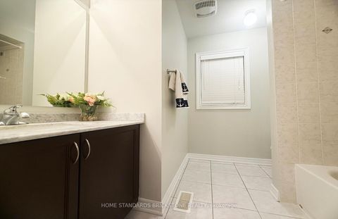 Photo 11 at 2465 Quetico Crescent, WM Westmount, Oakville