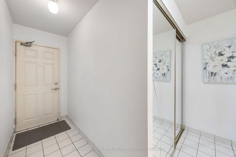 Photo 11 at 301 - 309 Major Mackenzie Drive, Harding, Richmond Hill