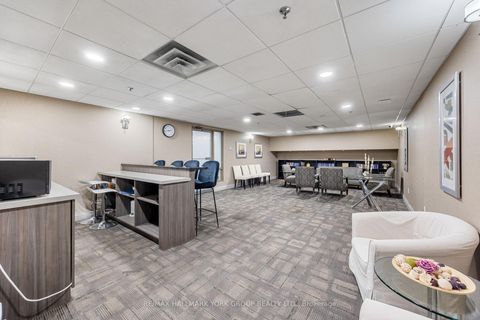 Photo 13 at 301 - 309 Major Mackenzie Drive, Harding, Richmond Hill