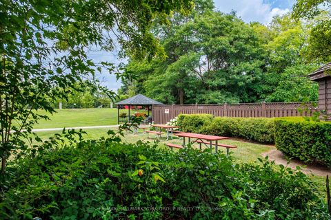 Photo 19 at 301 - 309 Major Mackenzie Drive, Harding, Richmond Hill