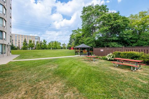 Photo 20 at 301 - 309 Major Mackenzie Drive, Harding, Richmond Hill
