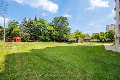 Photo 22 at 301 - 309 Major Mackenzie Drive, Harding, Richmond Hill