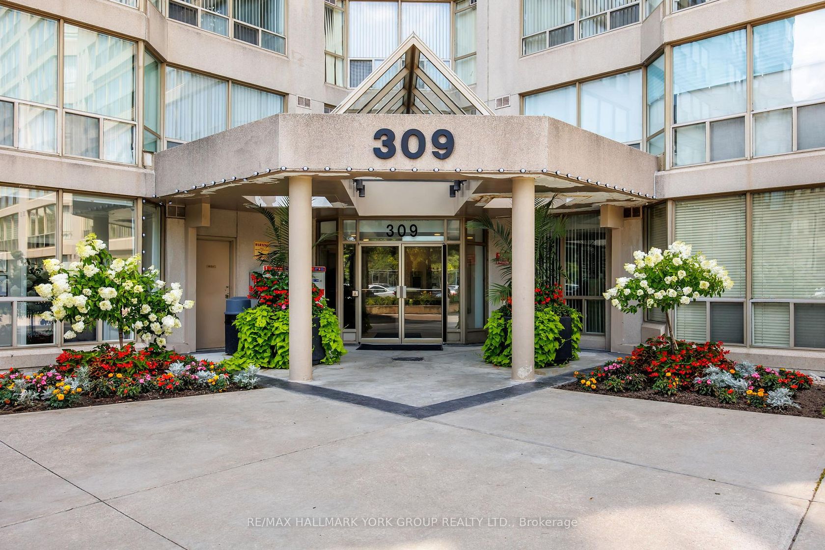301 - 309 Major Mackenzie Drive, Harding, Richmond Hill 