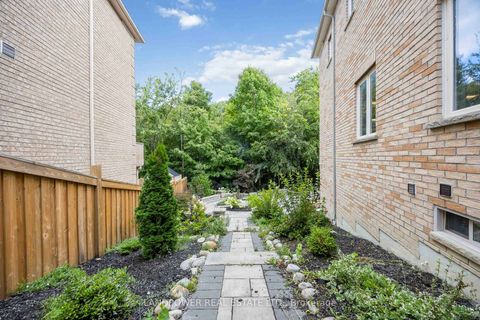 Photo 45 at 71 Meadowsweet Lane, Oak Ridges Lake Wilcox, Richmond Hill