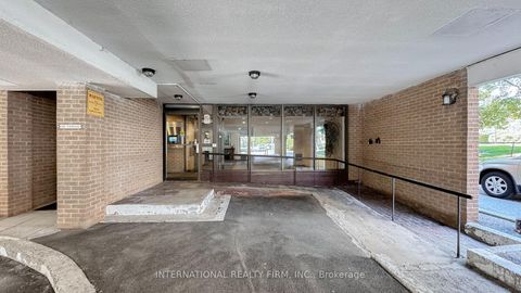 Photo 1 at 404 - 1200 Bridletowne Circle, L'Amoreaux, Toronto