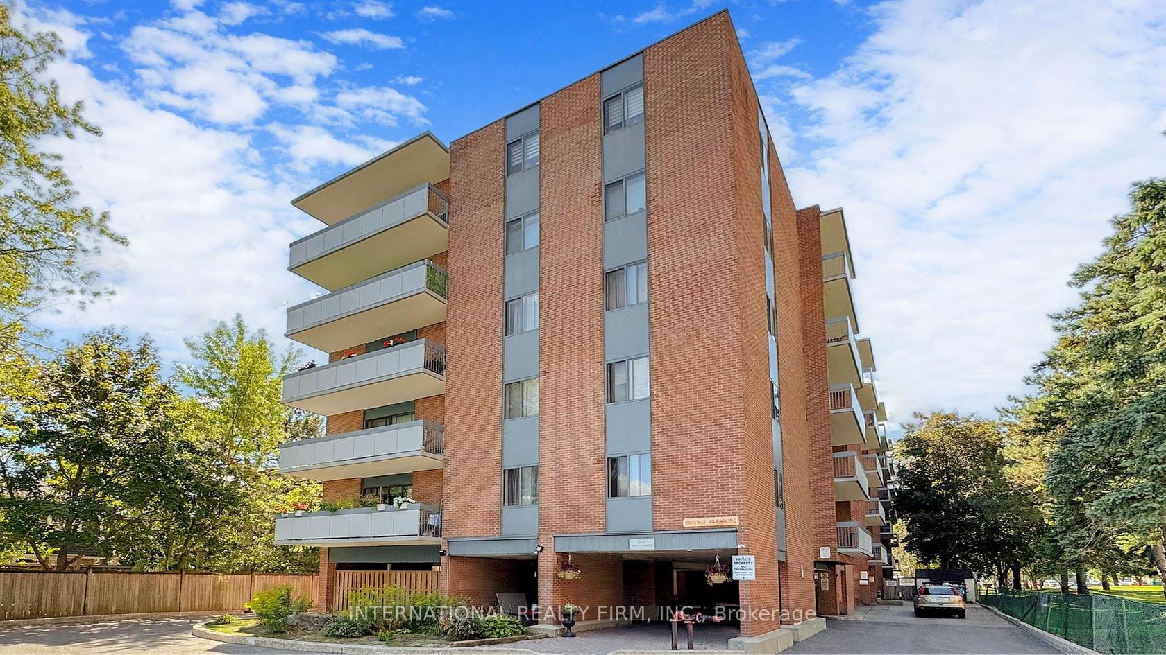 404 - 1200 Bridletowne Circle, L'Amoreaux, Toronto 