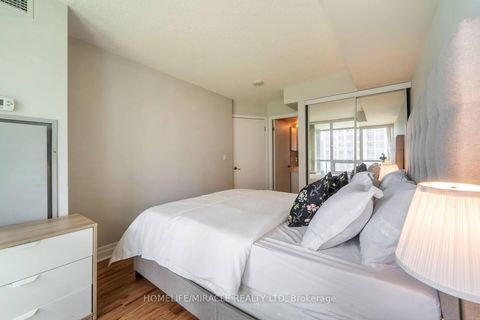 Photo 3 at 502 - 215 Fort York Boulevard, Waterfront Communities C1, Toronto