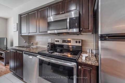 Photo 4 at 502 - 215 Fort York Boulevard, Waterfront Communities C1, Toronto