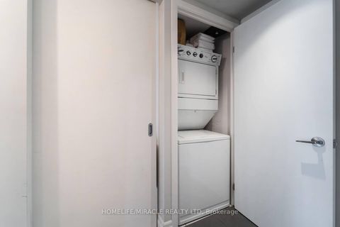 Photo 5 at 502 - 215 Fort York Boulevard, Waterfront Communities C1, Toronto