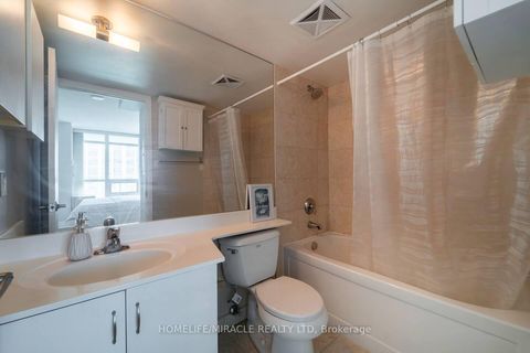 Photo 14 at 502 - 215 Fort York Boulevard, Waterfront Communities C1, Toronto