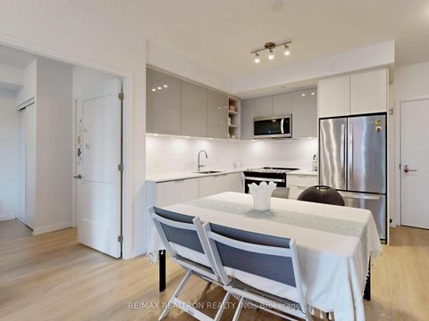 Photo 9 at 518 - 50 Dunfield Avenue, Mount Pleasant West, Toronto