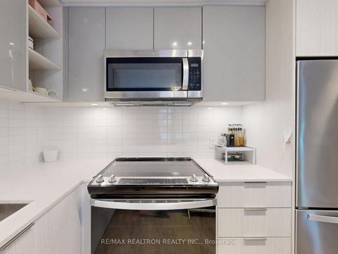 Photo 10 at 518 - 50 Dunfield Avenue, Mount Pleasant West, Toronto